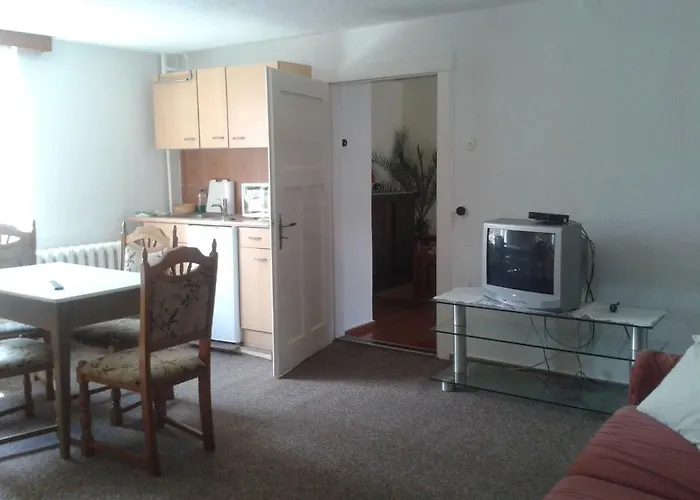 Vierzeithof - Hofcafe Eiszeit Gæstehus